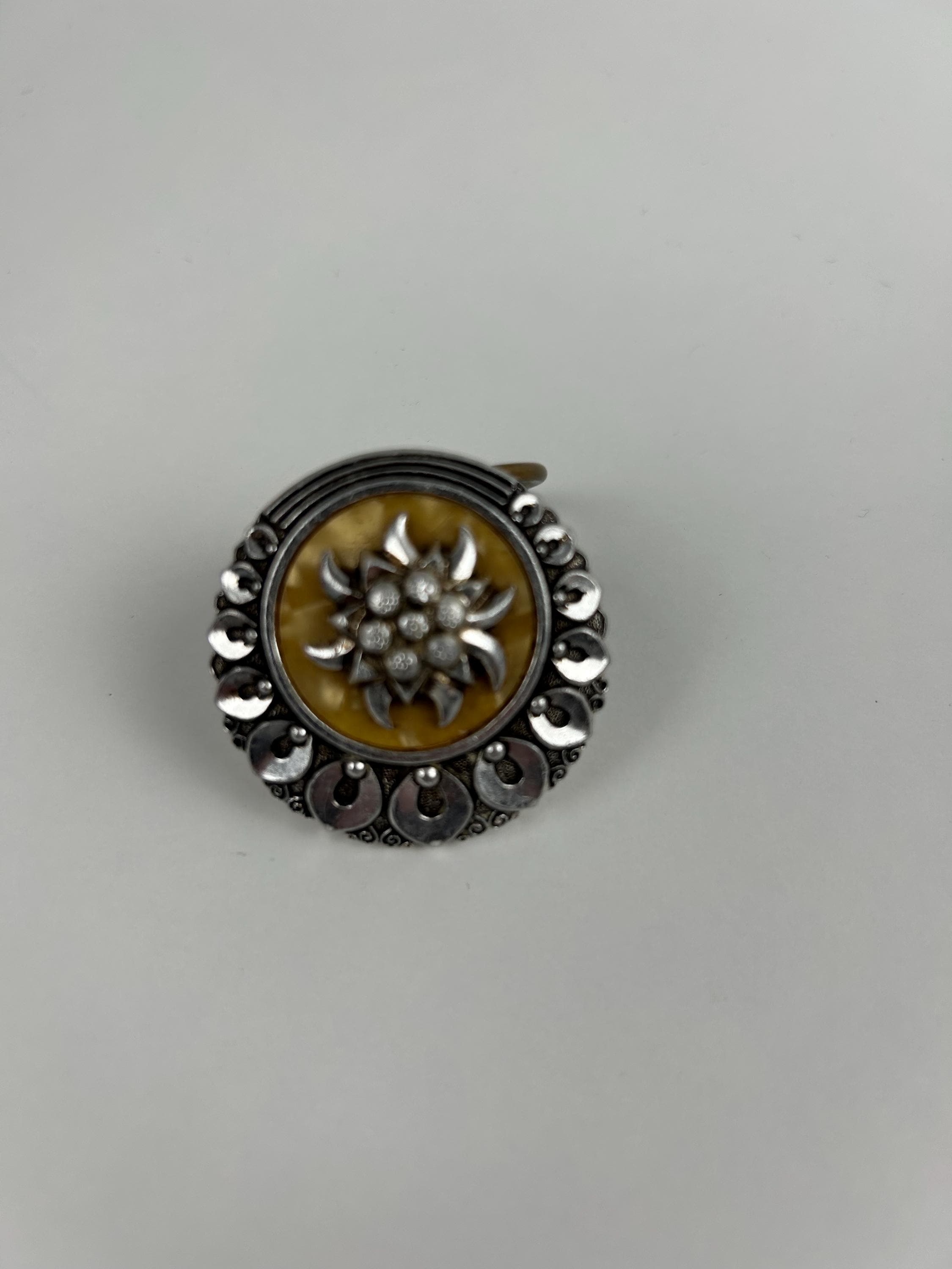Trachtenclip vintage Edelweiss Zelluloid Trachtenschmuck retro Damenschmuck alt Vintageschmuck Broschensammlung Broschen thrift Oma