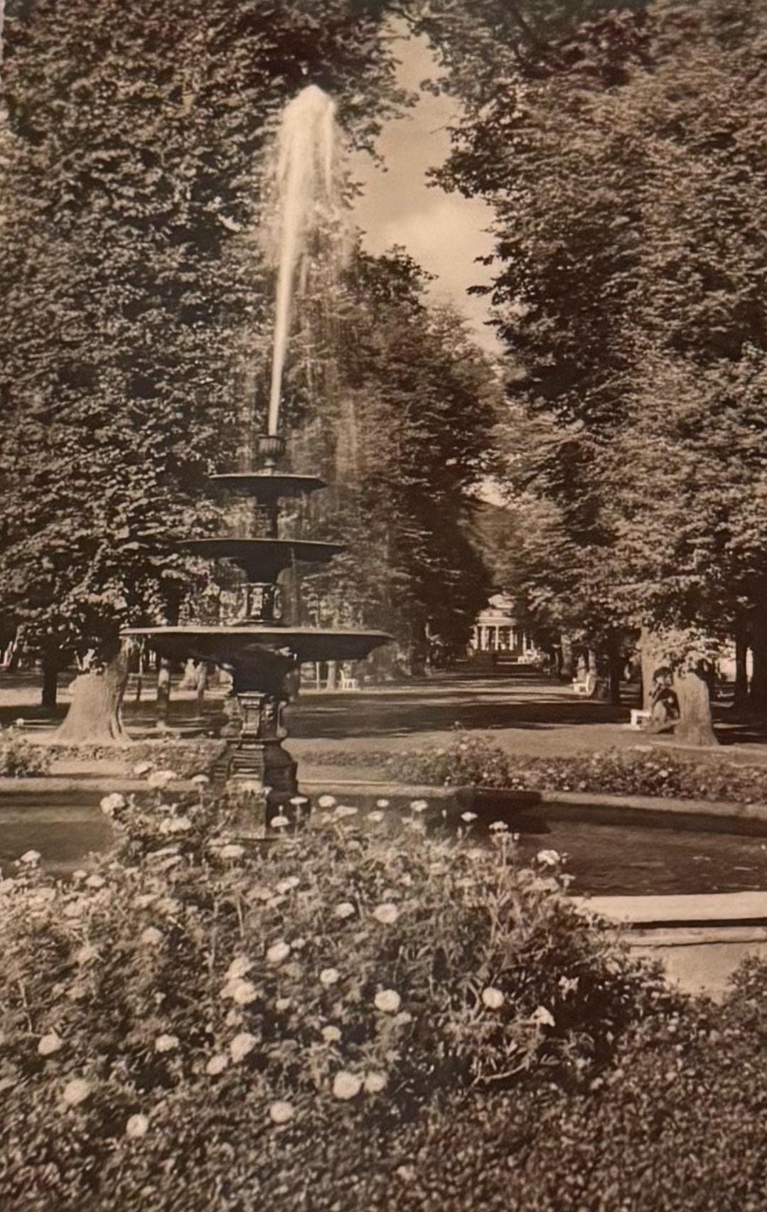 Postkarte Bad Pyrmont Hauptfontäne Künstlerkarte Ansichtskarte Sammler KartenSammlung retro Postkartensammlung thrift Postkarten