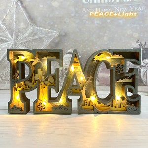 Artful 3D geschnitzte hölzerne frohe Weihnachten Brief Verzierung, hölzerne Freude, hölzernen FRIEDEN mit warmem Licht, charmante Freude Lampe, JOY Wohnkultur