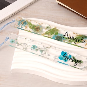 Personalized Pressed Flower Bookmark for Women, Custom Birth Flower Resin Bookmark with Name, Book Lover Gift, Gift for Her, Teacher Gifts