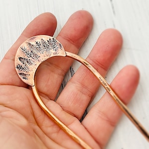 Horquilla de cobre martillado para el cabello: Pinza para moño con forma de árbol del bosque
