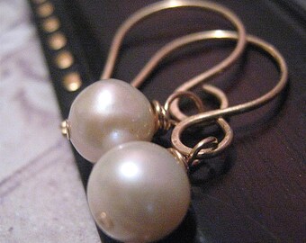 Gold Bridesmaid Earrings - Simple Pearl Earrings - Gold Pearl Earrings - Bridal Jewelry - Pearl Drop Earrings - Everyday Pearl Earrings