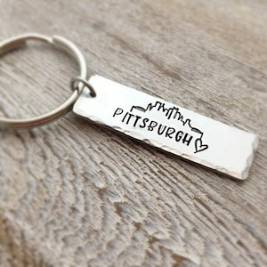 Pittsburgh Keychain - Best Friend Gift - Gift for him - Pittsburgh Gift - Gift for her - Graduation Keychain - Pittsburgh Skyline