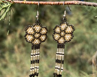 Huichol Perlen Ohrringe, Blumen Ohrringe
