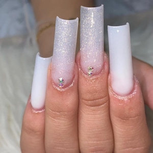Luxury Handmade Press On Nails, Party Nails, Trendy Nails, Elegant Nails, Short Nails, milky white nails, glitter nails, cute nails, sparkly