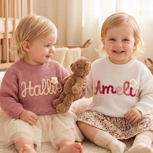 Anpassad broderad tröja med babynamn: Personlig stickad virkad present, tröja med babynamn, stickad tröja, personlig present, tillbaka till skolan