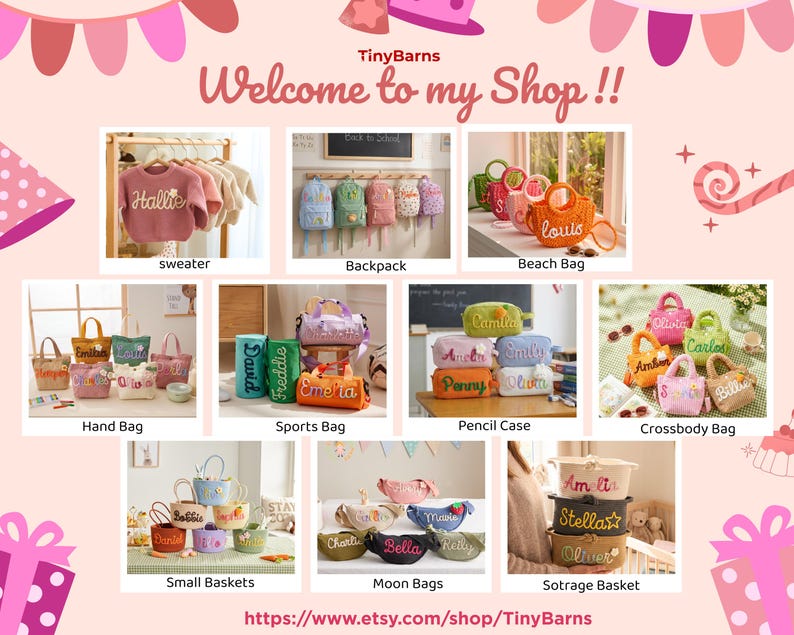 以下が含まれることがあります： TinyBarnsのパーソナライズされたアイテムコレクション。セーター、バックパック、ビーチバッグ、ハンドバッグ、スポーツバッグ、ペンケース、クロスボディバッグ、小さなバスケット、ムーンバッグ、収納バスケットが含まれており、すべて刺繍された名前とカラフルなデザインが特徴です。