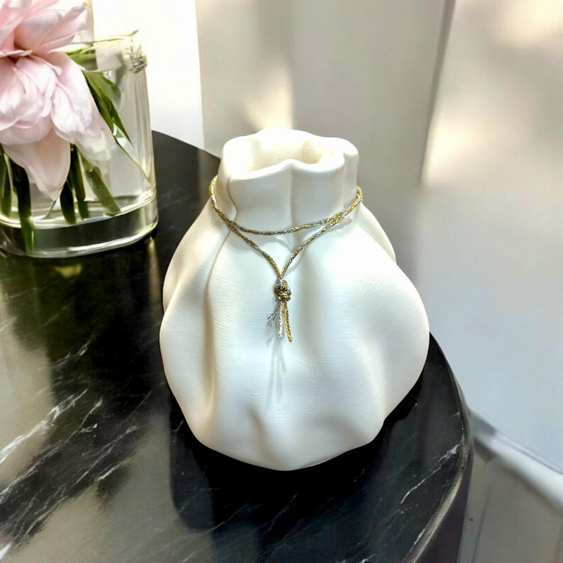 Wave Vase Sculptural Modern Home Decor Eco-Friendly Minimalist Centerpiece for Dried Flower Arrangements White