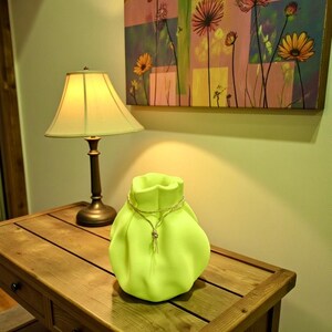 Wave Vase Sculptural Modern Home Decor Eco-Friendly Minimalist Centerpiece for Dried Flower Arrangements Green-Lime