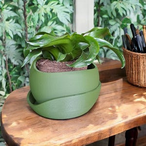 Wave Planter – 3D Printed Modern Plant Pot with Saucer | Unique Textured Design, Indoor & Outdoor Use