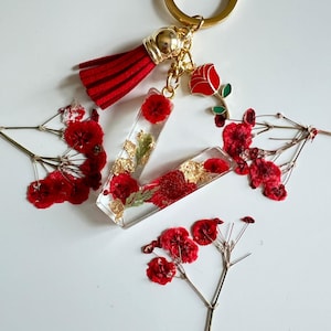 Personalized Flower Resin Initial Keychain, Custom Keychain, Floral Keychain, Handmade Keychain, Stainless Steel Keychain, Gifts for Friends