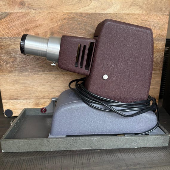 Vintage American Optical Performer 150 Delineascope Projector 115