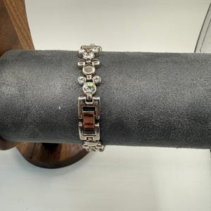 Zegarek Disney Time Works Mickey Mouse w kolorze srebrnym z bransoletą z kryształkami, 3 ATM zdjęcie 4