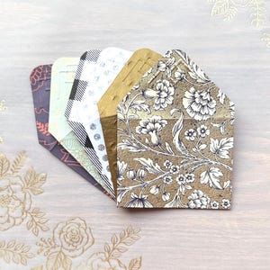 Set von 6 Mini Briefumschlägen, gold, hellblau, silber glitzer, kariert, schwarz, weiß, koralle, bronze gemustertes Büttenpapier