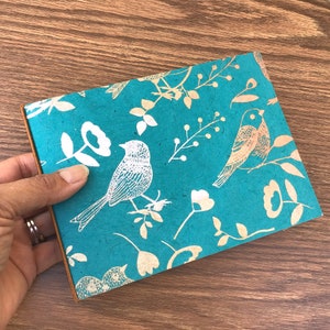 Miniálbum de fotos de 4 x 6, pájaros dorados, papel hecho a mano color verde azulado, plano, fino, cartón/caja de cereales, horizontal