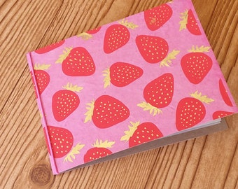 flat - thin chipboard/cereal box - 4 x 6 mini photo album - strawberries with gold stem