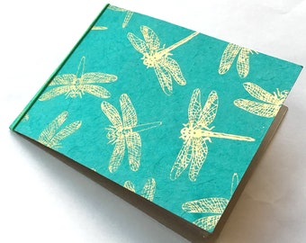 plat - carton aggloméré fin/boîte de céréales - mini album photo 4 x 6 - turquoise - touches de libellule dorées
