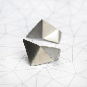 Faceted triangle earrings - Sterling Silver- Geometric jewelry - Folded triangles