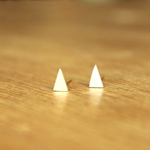 Tiny Triangle stud Earrings geometric single mini banner flag-Sterling Silver image 1