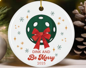 Ornement de boule de pickleball personnalisé Cadeaux de Noël pour pickleball Ornement de pickleball Décoration de Noël pour joueur de pickleball entre amis