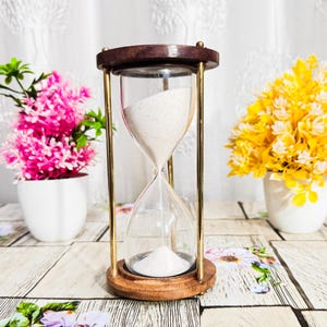 Wooden Hourglass, Antique Brass Sand Timer – Gold Pillars, Vintage Sand Clock for Desk & Office Decor, Meditation Timer, Gift for Him/Her