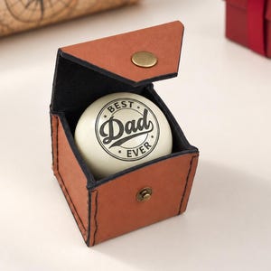 Personlig biljardbollspresent med läderfodral, 57 mm biljardboll eller biljardboll, graverad biljardpresent, spelrumsdekor, man cave-present