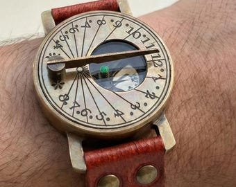 Spersonalizowany zegarek z kompasem i zegarem słonecznym dla niego, zegarek na rękę w stylu retro z czerwonym skórzanym paskiem, wyjątkowy prezent dla mężczyzny, męża, taty i syna