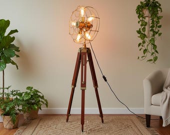 Lámpara de pie con trípode náutico retro: lámpara de ventilador de latón, soporte de madera