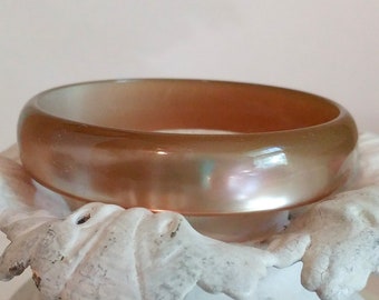 Vintage 1960s moonglow lucite bangle caramel brown beige stacking bracelet pearlized finish