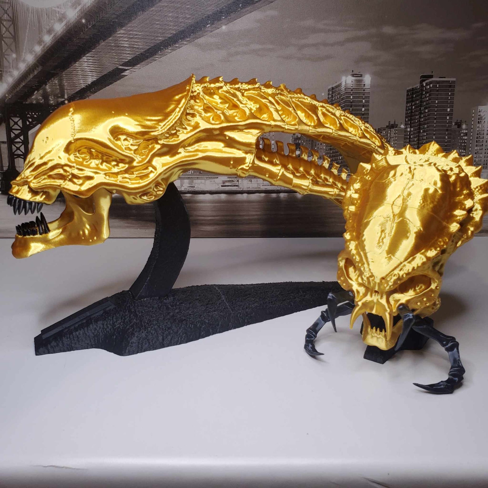 Predator and Xenomorph Alien Skull Model Figurine 3D Printed Large ...