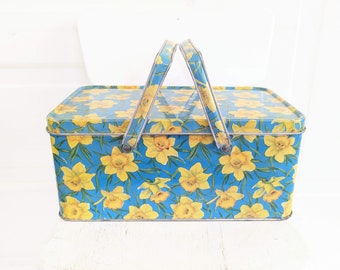 Vintage Metal Daffodil Tin, Vintage Daffodil Metal Basket, Vintage Flower Storage, Vintage Metal Daffodil Box, Vintage Tin, Vintage Easter