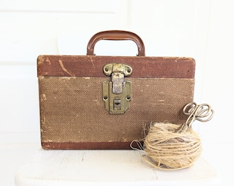 Vintage Brown Train Case, Small Vintage Suitcase, Small Brown Suitcase, Small Suitcase, Vintage Child Case, Child Suitcase, Small Brown Case