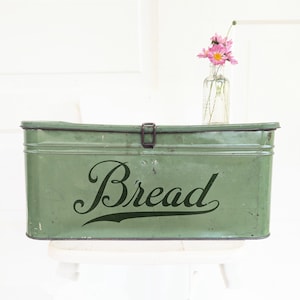 Large Vintage Green Bread Box, Vintage Metal Bread Box, Farmhouse Bread Box, Green Metal Box, Green Metal Bread Box, Vintage Bread Box