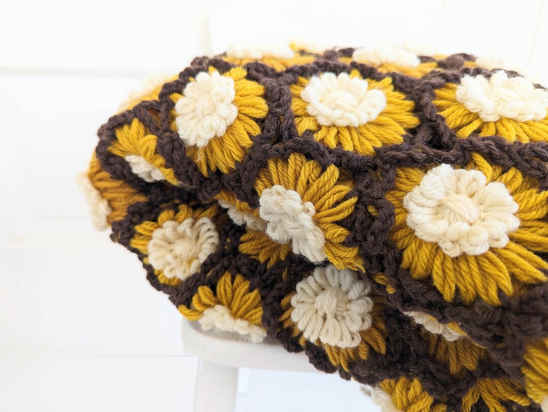 Vintage Daisy Afghan Vintage Fall Afghan Daisy Blanket Etsy