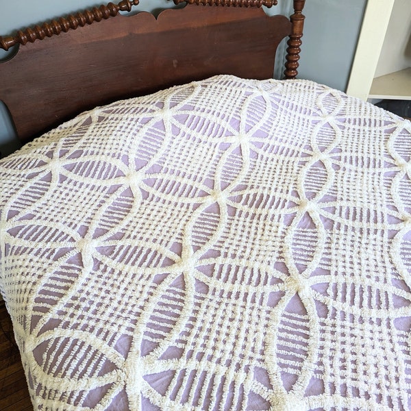 Vintage Purple Chenille Bedspread, Vintage Bedspread, Vintage Full Bedspread, Queen Chenille Bedspread, Vintage Purple White Chenille