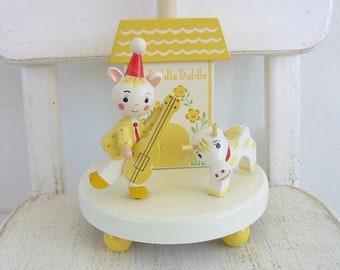 Vintage Yellow Nursery Lamp, Yellow Baby Lamp, Wood Irmi Lamp, Girl Nursery Lamp, Wood Lamp, Unisex Nursery Rhyme Lamp, Hey Diddle Diddle