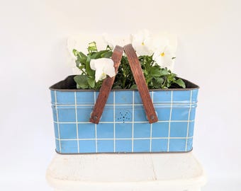 Vintage Blue Metal Basket, Vintage Metal Basket, Vintage Metal Picnic Basket, Vintage Blue Basket, Vintage Storage, blue metal box, Planter