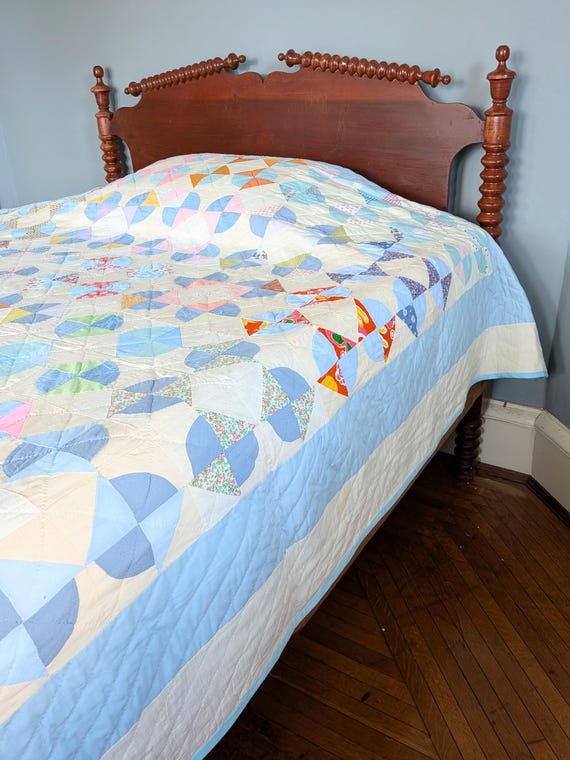 Vintage Circle Quilt, Vintage Hand Sewn Quilt, Colorful Quilt, Vintage Scrap Quilt, Vintage Full Quilt, Reversible Quilt, Floral Quilt