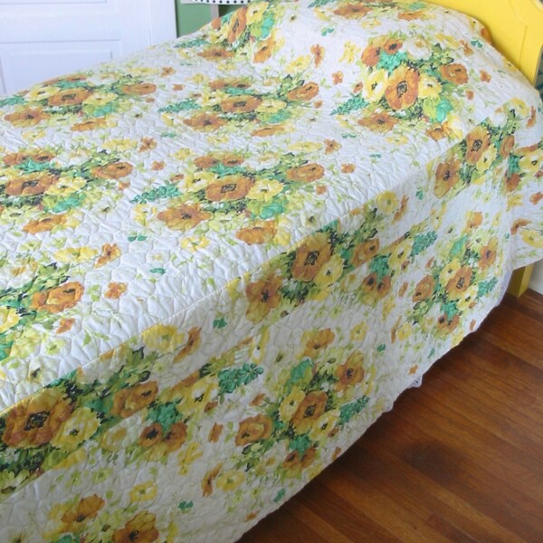 Vintage Floral Bedspread, Vintage Quilted Bedspread, Vintage Bedding, Flowers Bedspread, Vintage Twin Bedspread, Full Double Bedspread