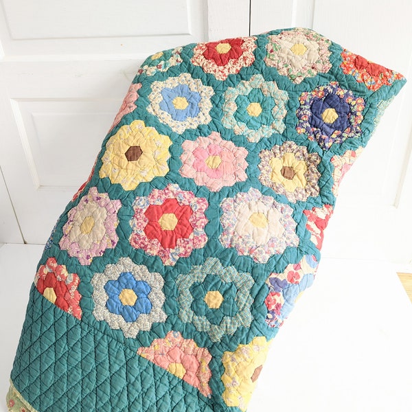 Colorful Vintage Quilt, Vintage Hand Sewn Quilt, Vintage Grandmothers Garden Quilt, Vintage Double Quilt, Vintage Queen Quilt, Antique Quilt