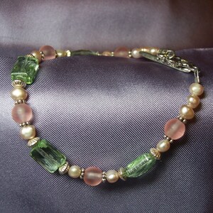 Jolie en verre allemand Vintage Rose et Bracelet en perles rose