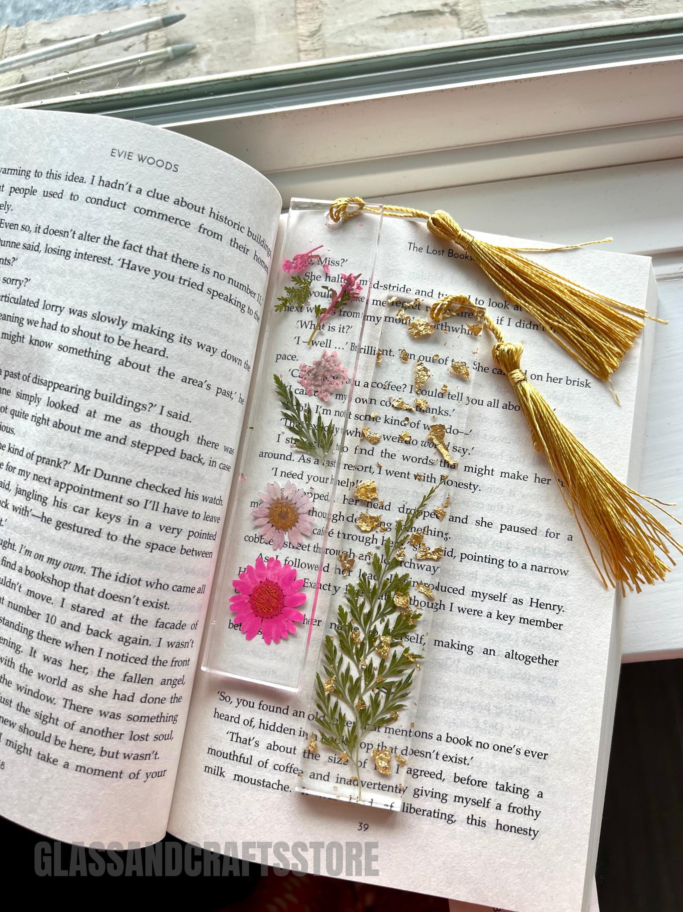 Resin Bookmarks, Clear Bookmarks, Pressed Flower Bookmarks, Birthday Gift, Gift for Her, Gift for Book Lover, Handmade Bookmarks, Book Gifts
