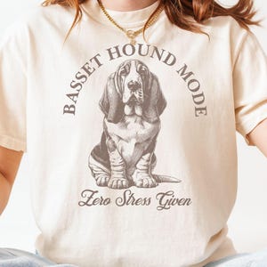 Comfort Colors Basset Hound T-Shirt,Dog Mom Shirt, Dog Lover Gift, Basset Owner apparel, Pet Lover Shirt, Basset Gifts, Funny Dog shirt