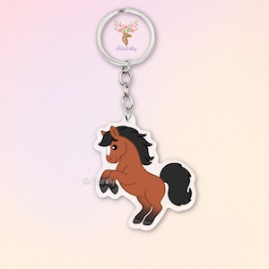 Braunes Pferd mit Blesse Acryl Schlüsselanhänger, Süßer Cartoon Pferde Anhänger, Geschenk für Reiter, Pferdeliebhaber Accessoire, Andenken