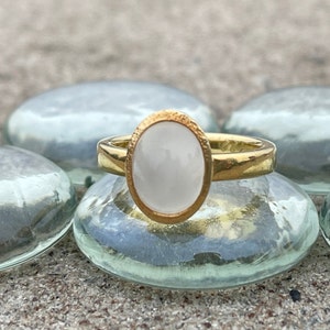 Moonstone Solitare 18k Yellow Gold Ring, Moonstone Gold Ring, Birthstone Ring, Alternative Wedding Ring, Moonstone Wedding Ring image 3