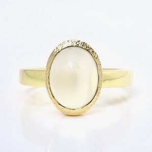 Moonstone Solitare 18k Yellow Gold Ring, Moonstone Gold Ring, Birthstone Ring, Alternative Wedding Ring, Moonstone Wedding Ring image 5