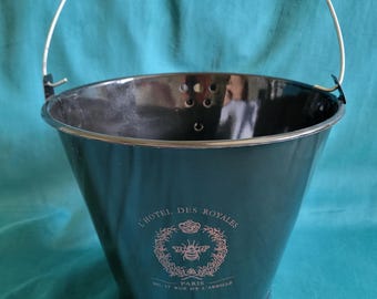 Black Enamelware Handled Bucket with Spout