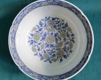 Japanese Kozan Gama Porcelain 8" Floral Handpainted Bowl