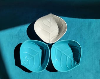 Vintage California Pottery Leaf Dishes,Set of 3 L73 Mid-Century Turquoise & White Ceramic