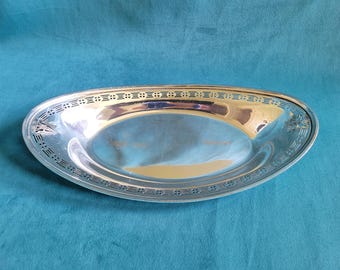 United Jewelers Antique Silver Plate Pierced Oval Bread Tray